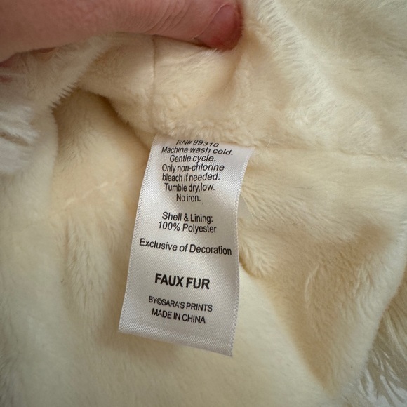 American Widgeon cream color girls 12 months faux fur coat - Picture 5 of 5